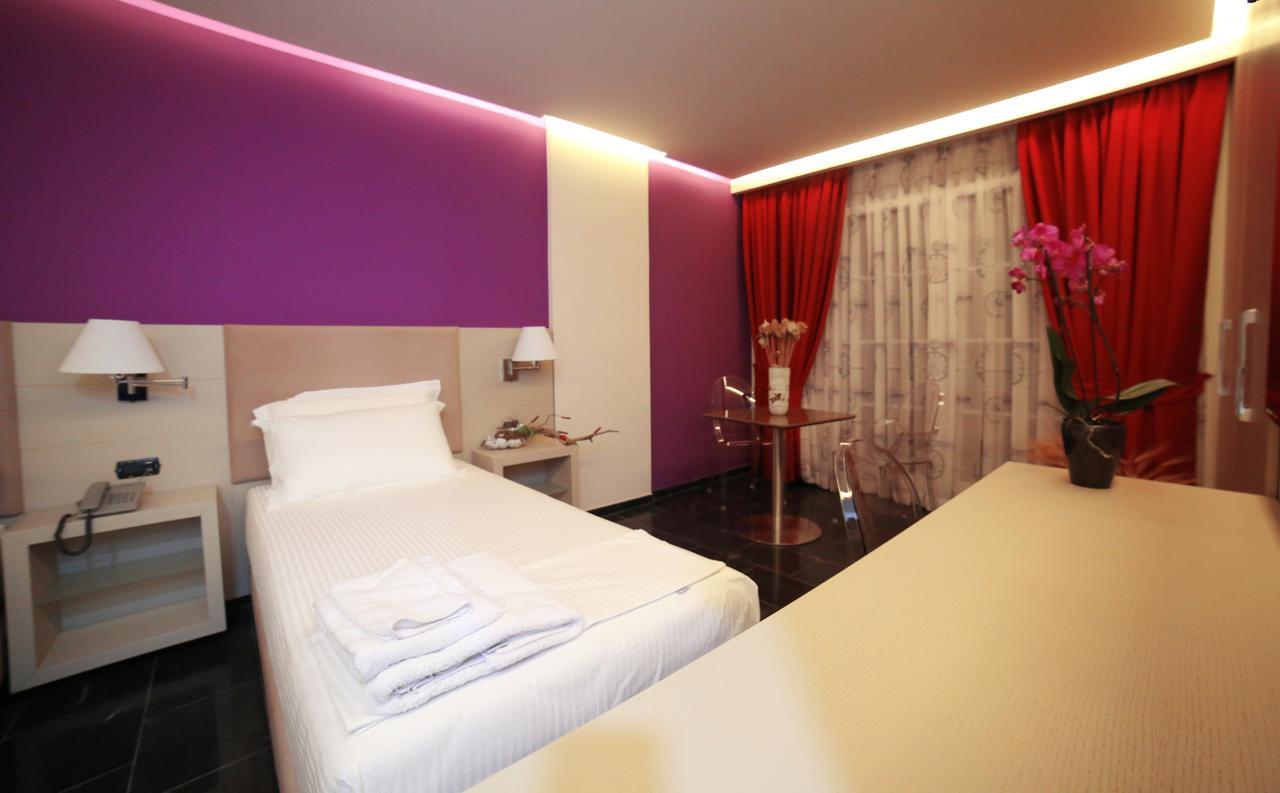 Hotel Palace Vlorë Exteriér fotografie